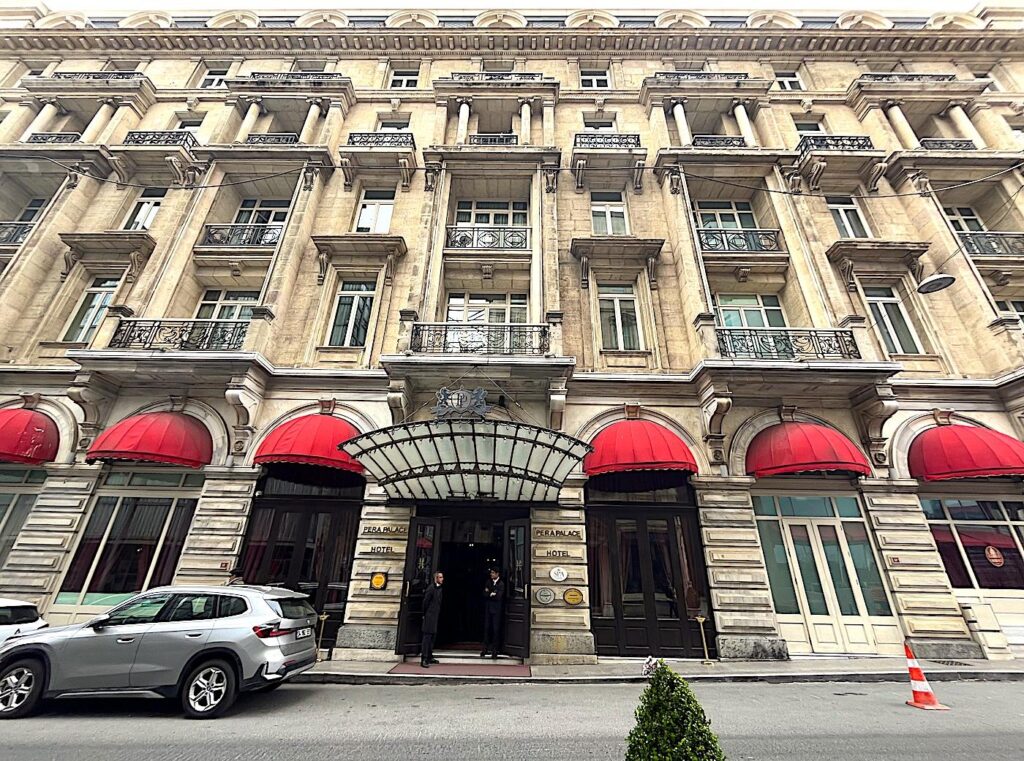 Istanbul Neighbourhoods: Beyoğlu - Pera Palace Hotel
