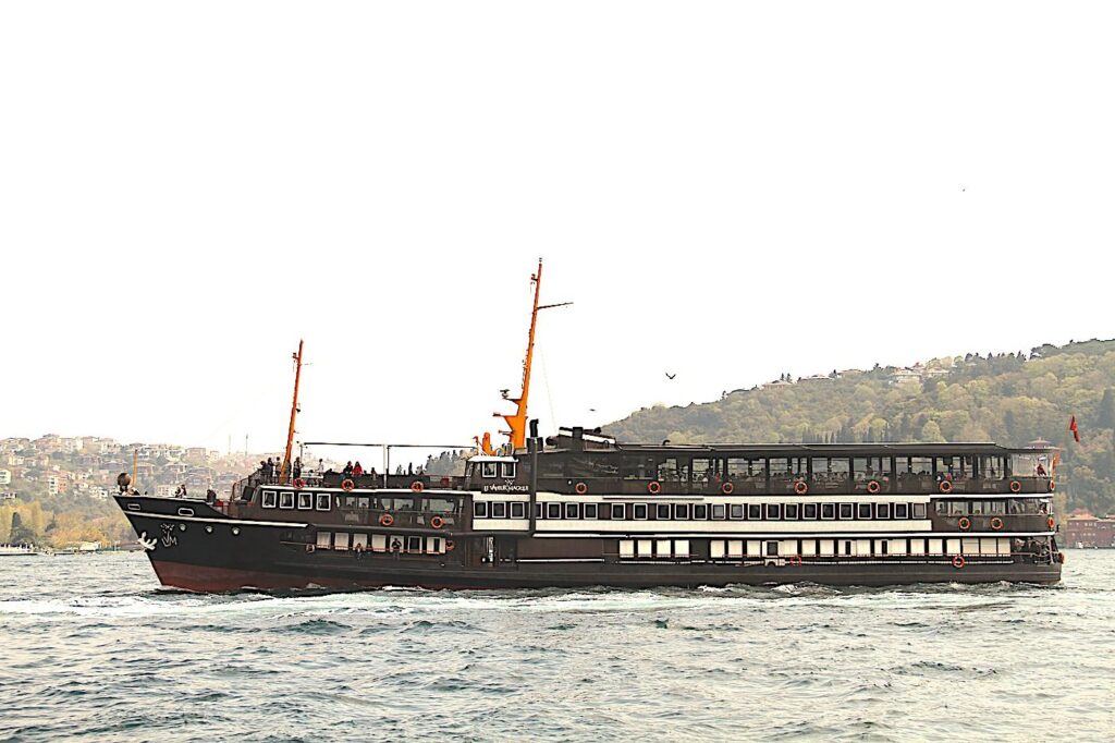 Le Vapeur Magique Bosphorus Tour Boat
