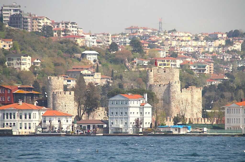 Bosphorus Ferry - Anadolu Fortress
