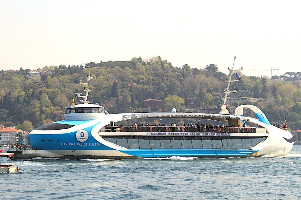 Üsküdar Valide Sultan Gemisi