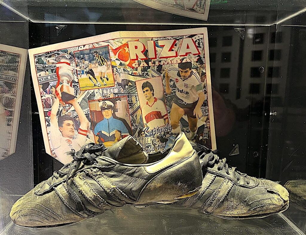 Rıza Çalımbay's Boots (Undefeated Season 1991-92)