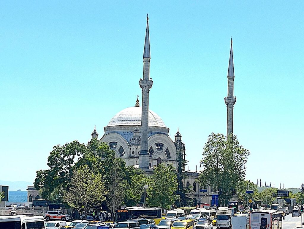 Dolmabahçe Mosque