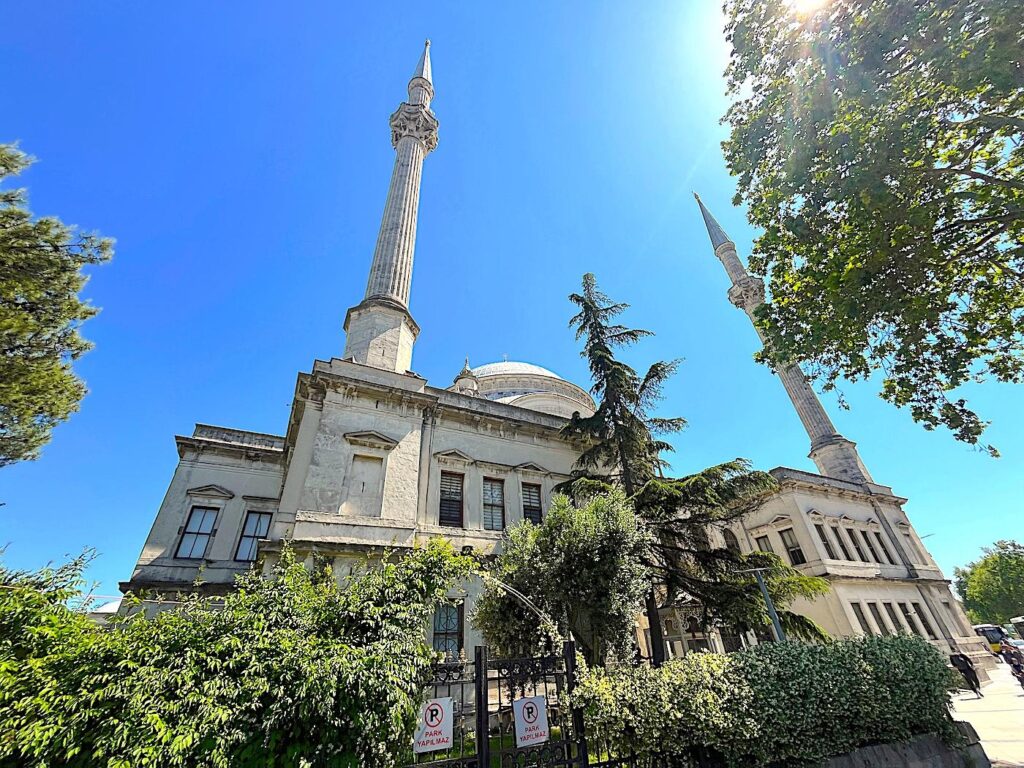 Dolmabahçe Mosque