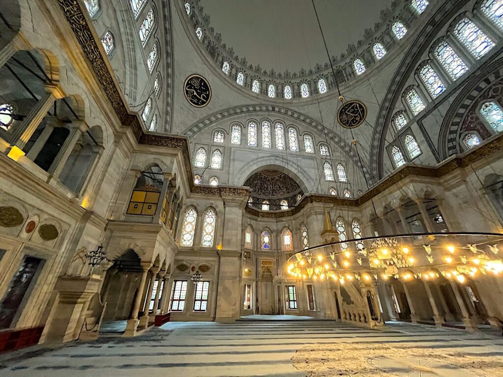Nuruosmaniye Mosque