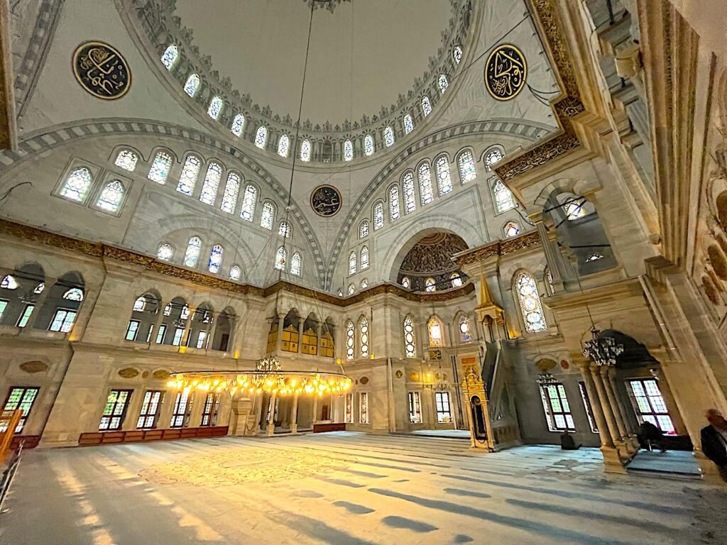 Nuruosmaniye Mosque Interior