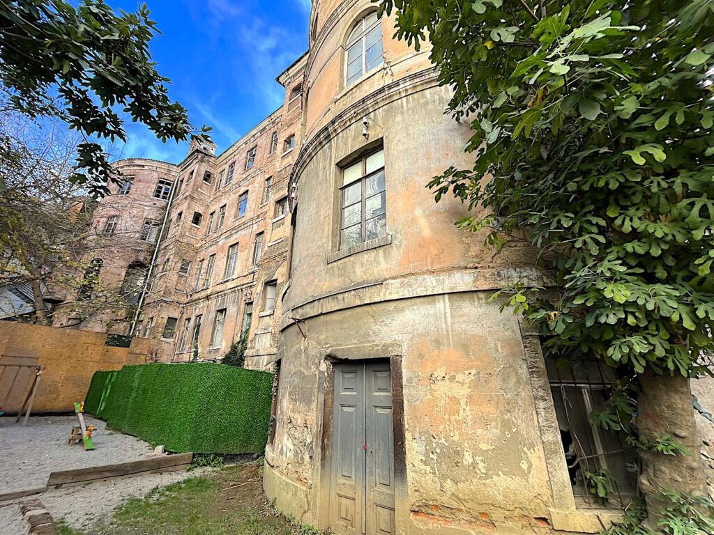 Istanbul Biennial - Garden of the Former French Orphanage 