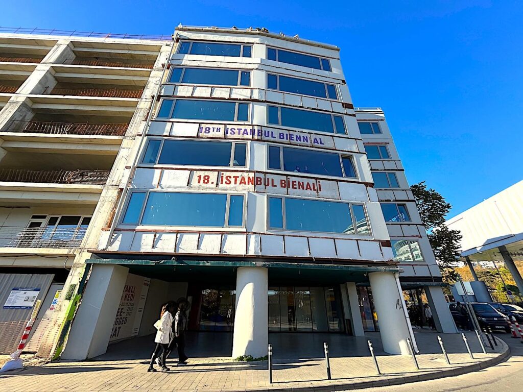 Istanbul Biennial - Zihni Hall 