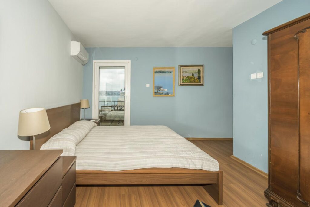 Vacation Rental - Dolmabahçe 4-Bedroom Apartment 