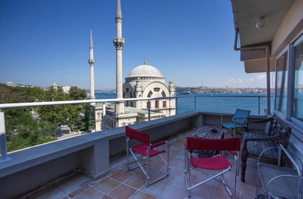 Vacation Rental - Dolmabahçe 4-Bedroom Apartment 