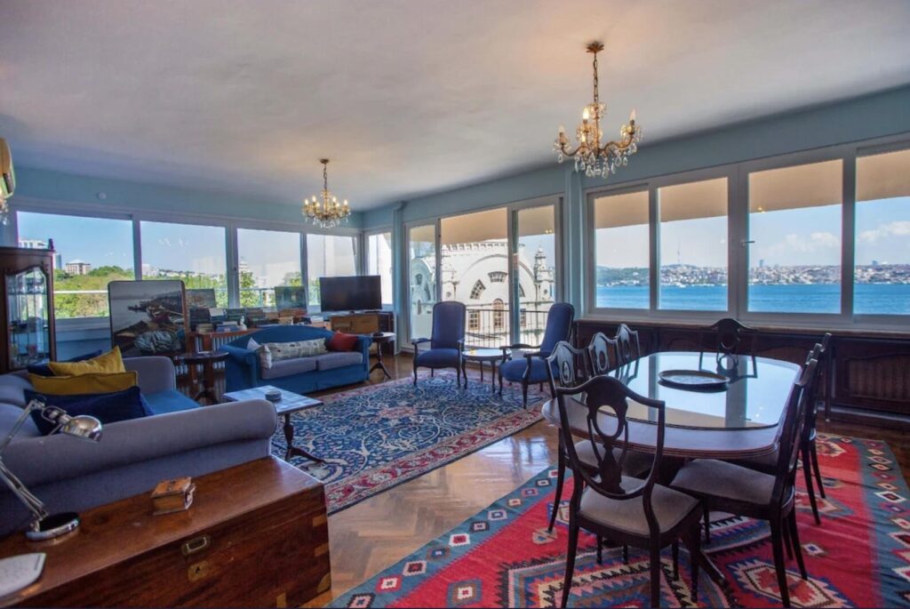 Vacation Rental - Dolmabahçe 4-Bedroom Apartment 