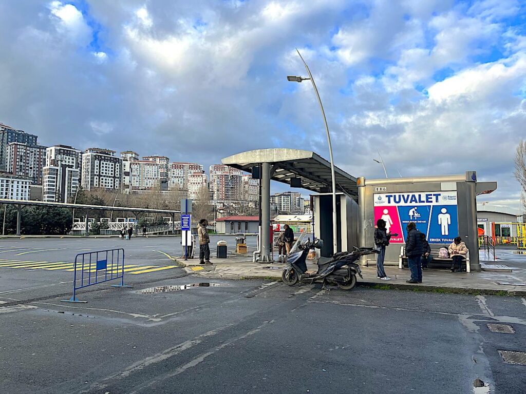 Toilets at Alibeyköy (İstanbulKart)